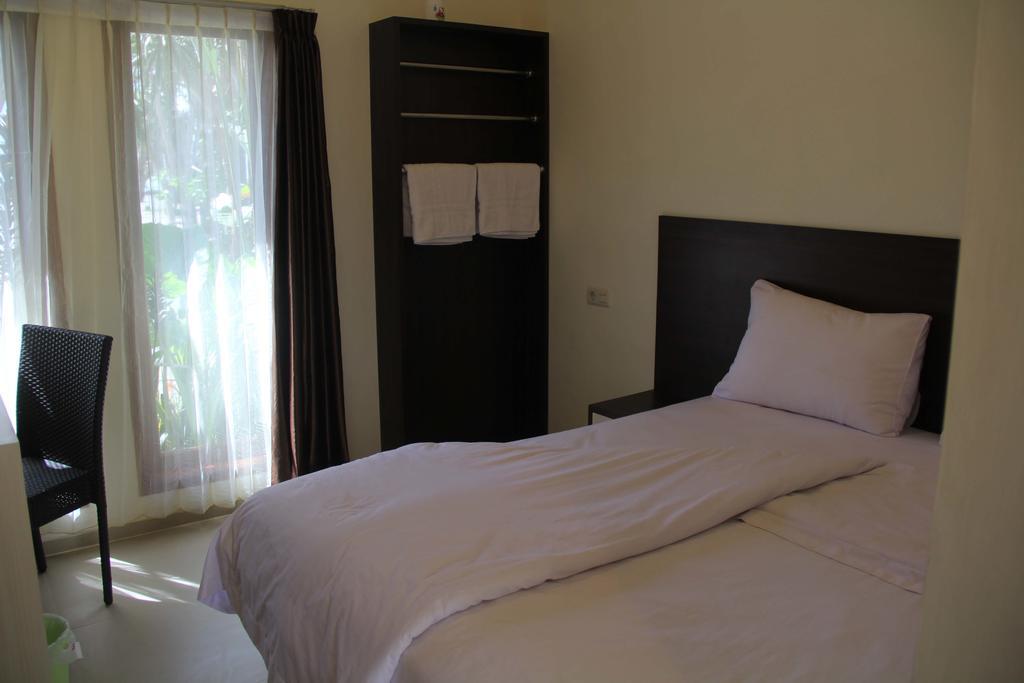Kampoeng Nelayan Hotel Palu Exterior photo